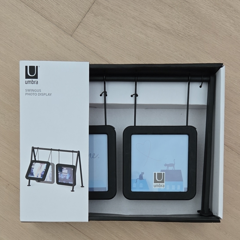 Umbra Black Swingus Photo Display